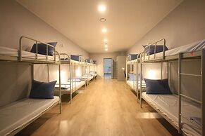 The Blue Guesthouse - Hostel