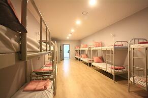 The Blue Guesthouse - Hostel