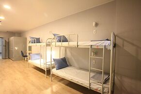 The Blue Guesthouse - Hostel