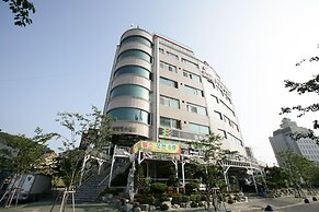 The Blue Guesthouse - Hostel