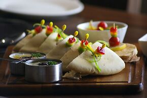 Five Petals Hotel & Banquets