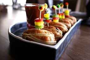 Five Petals Hotel & Banquets