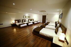 Five Petals Hotel & Banquets