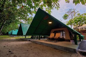 Sawasdee Lagoon Camping & Restaurant