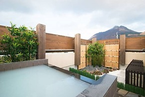 Etavia Yufuin ekimae