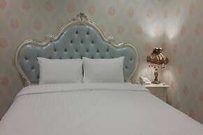 The O-Zone Airport Inn