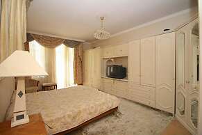 Lakshmi Apartment Universitet