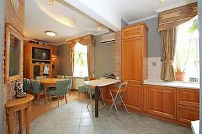 Lakshmi Apartment Universitet