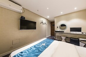 Hotel The Blue Cheonho