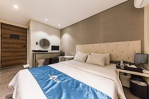 Hotel The Blue Cheonho