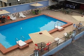 L'avalon Hotel and Suites