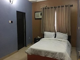 L'avalon Hotel and Suites