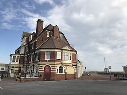 Pier Hotel