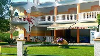 Marathon Studios &Apartments