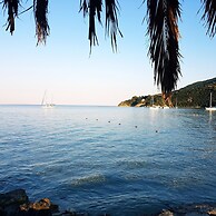 Marathon Studios &Apartments