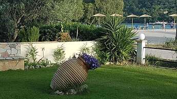 Marathon Studios &Apartments