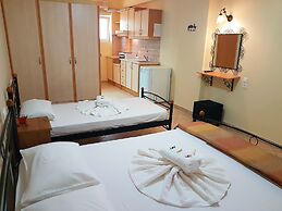 Marathon Studios &Apartments