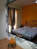 Marathon Studios &Apartments