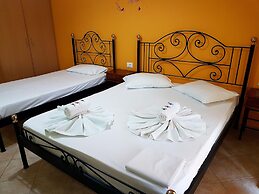 Marathon Studios &Apartments