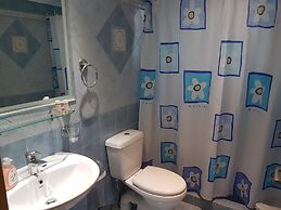 Marathon Studios &Apartments