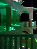 Marathon Studios &Apartments