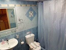 Marathon Studios &Apartments