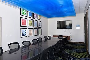 Holiday Inn Express & Suites Bensenville - O'Hare by IHG