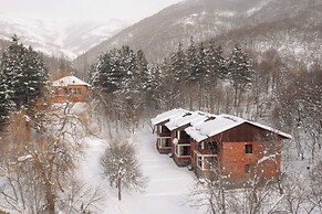 Apricot Aghveran Resort