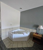 Whitesboro Inn & Suites