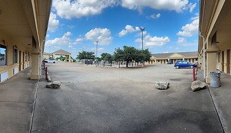 Whitesboro Inn & Suites