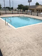 Whitesboro Inn & Suites