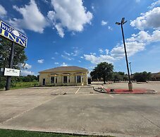 Whitesboro Inn & Suites