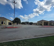 Whitesboro Inn & Suites