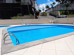 Bem Vindo a Salvador - Apartamento com Piscina, Varanda e Excelente Lo