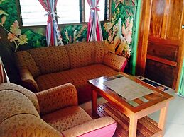 Ausan Beach Front Cottage and Restaurant