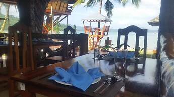 Ausan Beach Front Cottage and Restaurant
