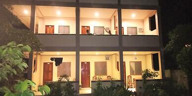 Ausan Beach Front Cottage and Restaurant