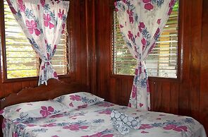 Ausan Beach Front Cottage and Restaurant