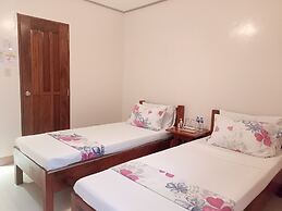 Ausan Beach Front Cottage and Restaurant