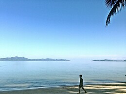 Ausan Beach Front Cottage and Restaurant