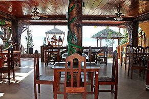 Ausan Beach Front Cottage and Restaurant