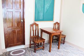 Ausan Beach Front Cottage and Restaurant