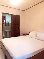 Ausan Beach Front Cottage and Restaurant