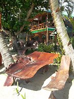 Ausan Beach Front Cottage and Restaurant