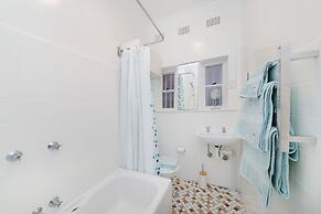 Beautiful 2Bdrm Beachside Getaway