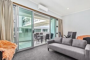 Two Bedroom Waterfront & City Apartment