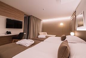 Joel Hotel