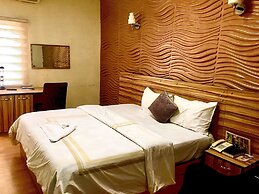 Providence Hotel and Suites