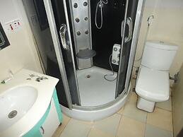 SDM Tavern and Suites