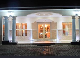 SDM Tavern and Suites